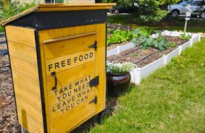 Saskatoon Couple Offers Free Food to Those in Need