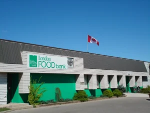 Londoners Come Together for the Thanksgiving Food Drive