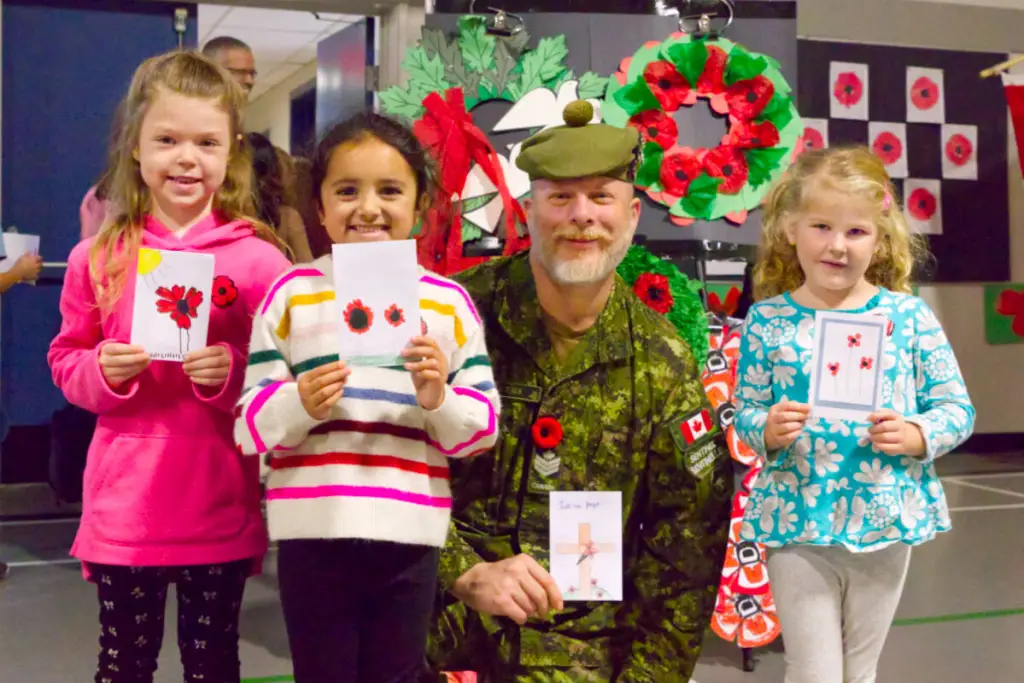 Abbotsford Students Send 100 Letters to Canadian Soldiers