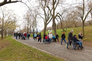 Wheelchair Users Climb Mount Royal for Kids With Disabilities