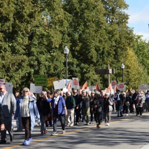 Montreal Walk Aims to Combat Isolation Among Senior Quebecers